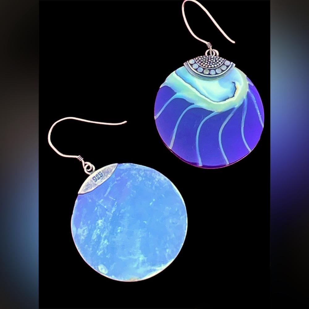 Blue shell earrings - Picture 4 of 4